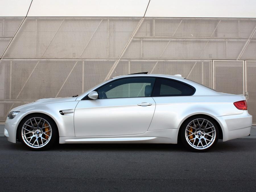  BMW M3 by Prior Design 2010 года  (фото 10 из 11)